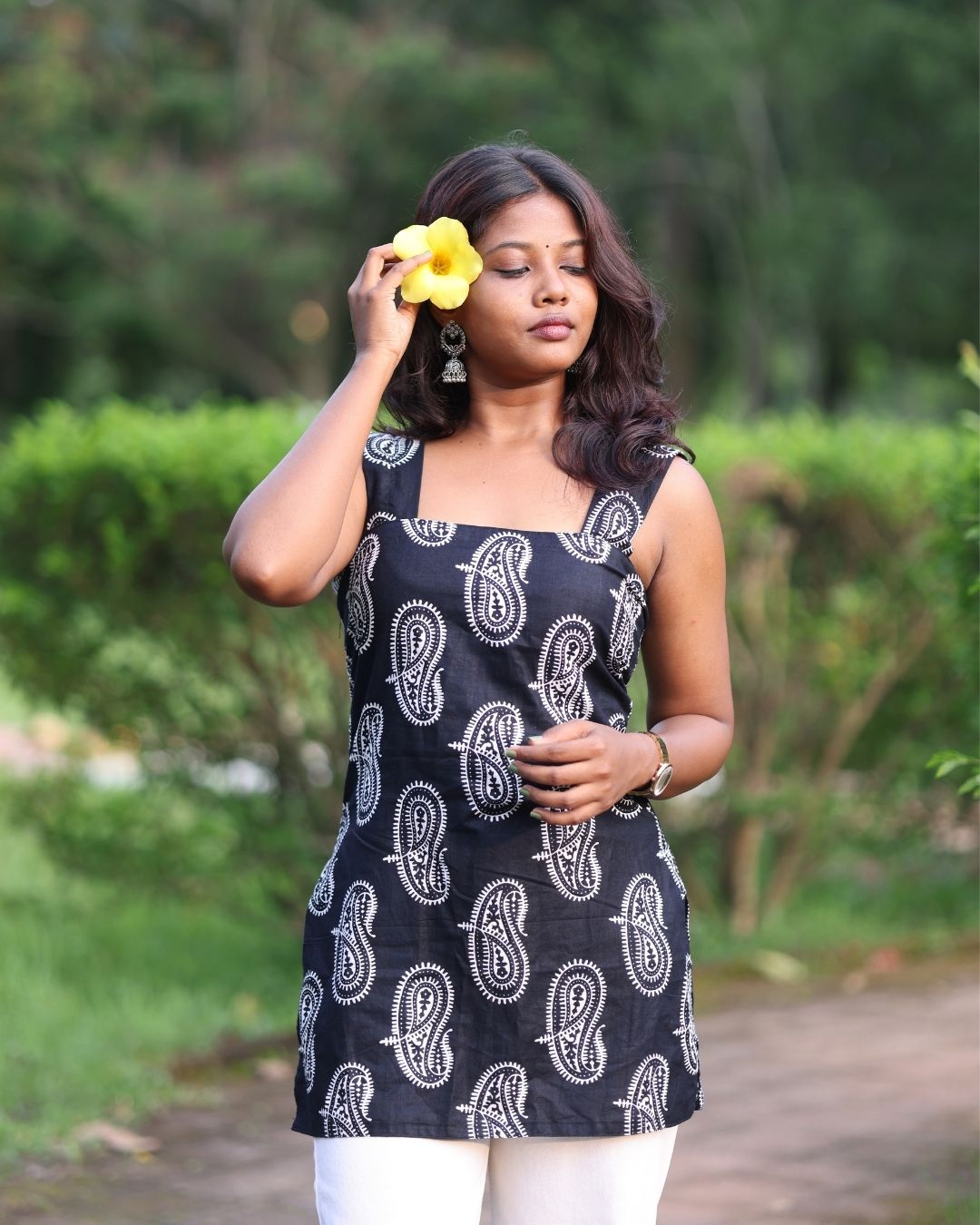 Cotton Sleeveless Kurti