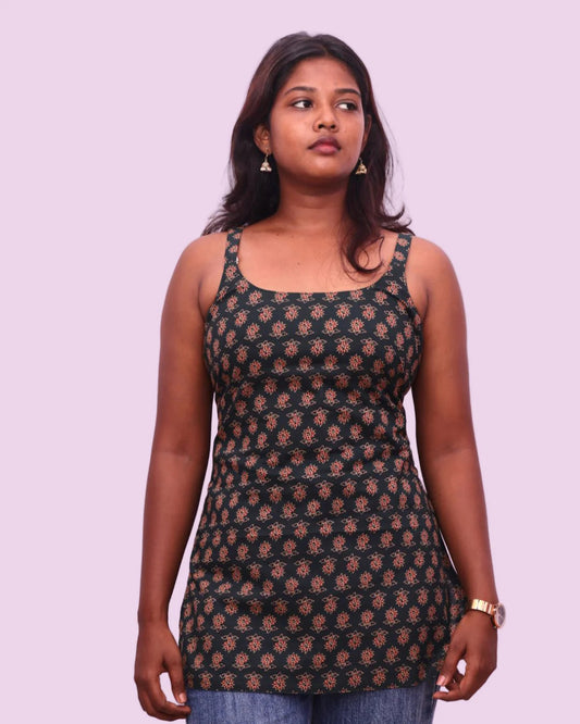 Gulmohar sleveless kurti